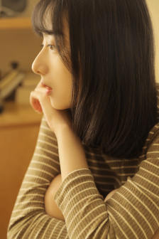 香含玉女峰头露润滞珠帘洞口